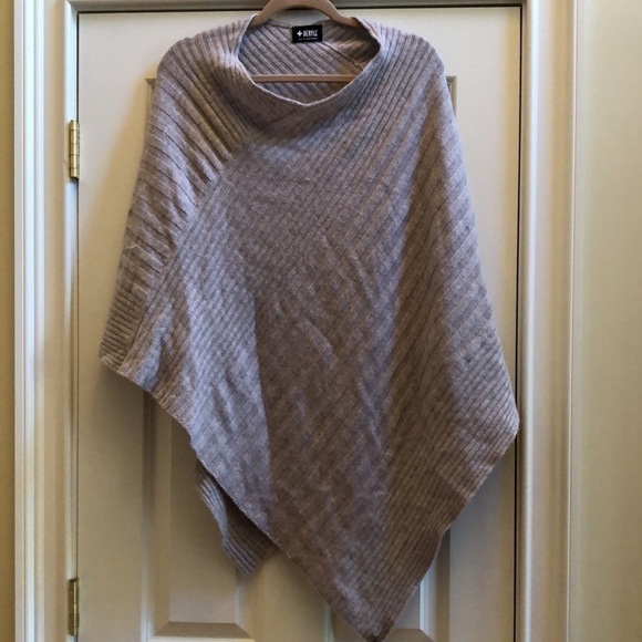 Beryll Cashmere Poncho Light Grey - Picture 2 of 8